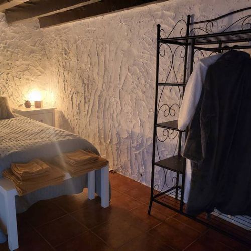 Bademäntel am Kleiderschrank