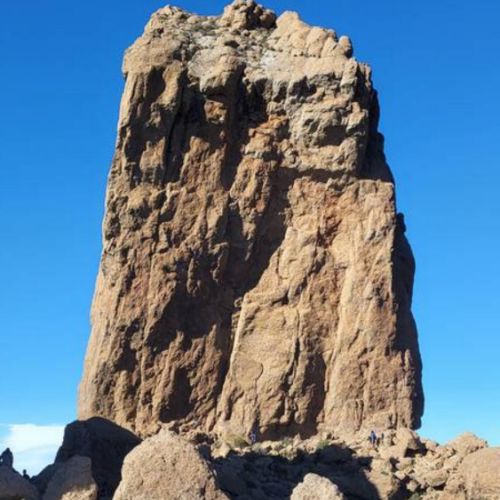 La cima con il monolite