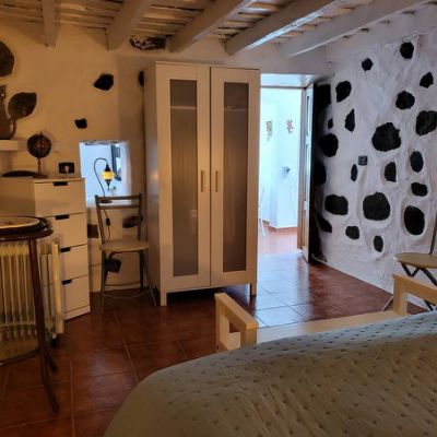 Los Pinares El Juncal de Tejeda La chambre principale et son armoire