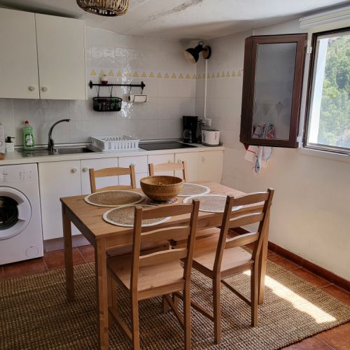 Cuisine et Salle de repas de la maison rurale Los Pinares El Juncal de Tejeda Grande Canarie