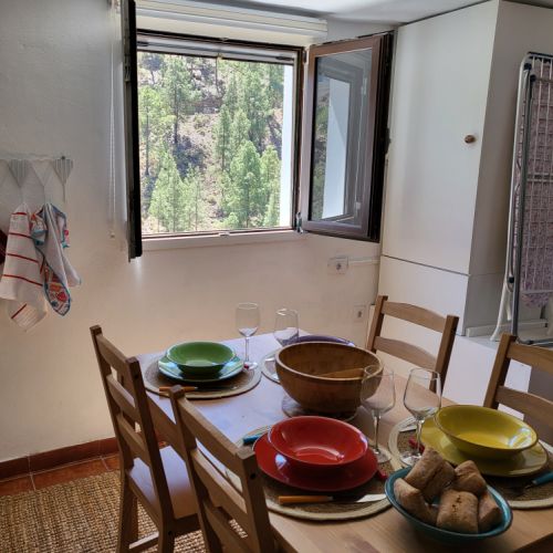 Cuisine et Salle de repas de la maison rurale Los Pinares El Juncal de Tejeda Grande Canarie