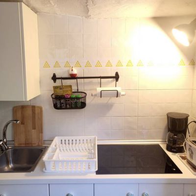 Los Pinares El Juncal de Tejeda La Cuisine avec la plaque de cuisson cafetière et grille-pain